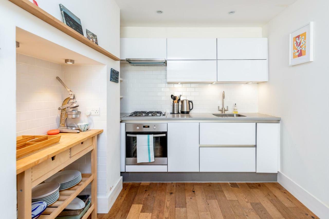 Bonnington Gardens - 1 Bed Open Plan Basement Flat Londra