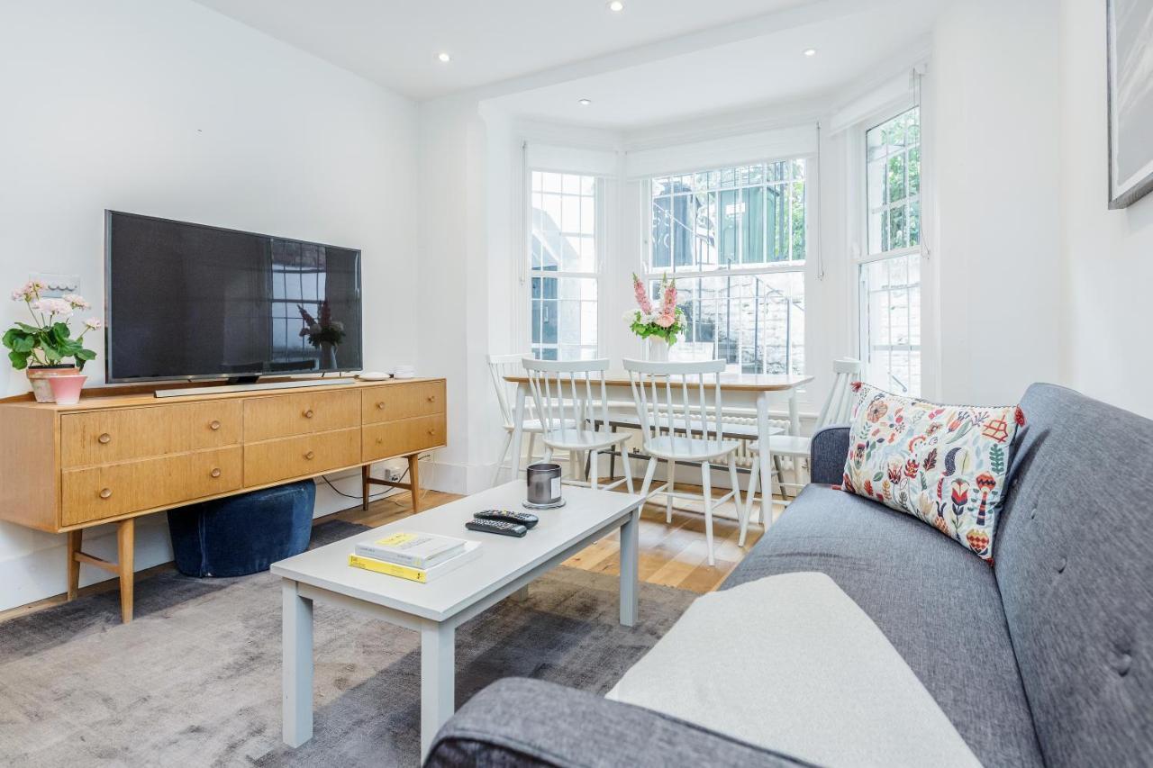 Bonnington Gardens - 1 Bed Open Plan Basement Flat *