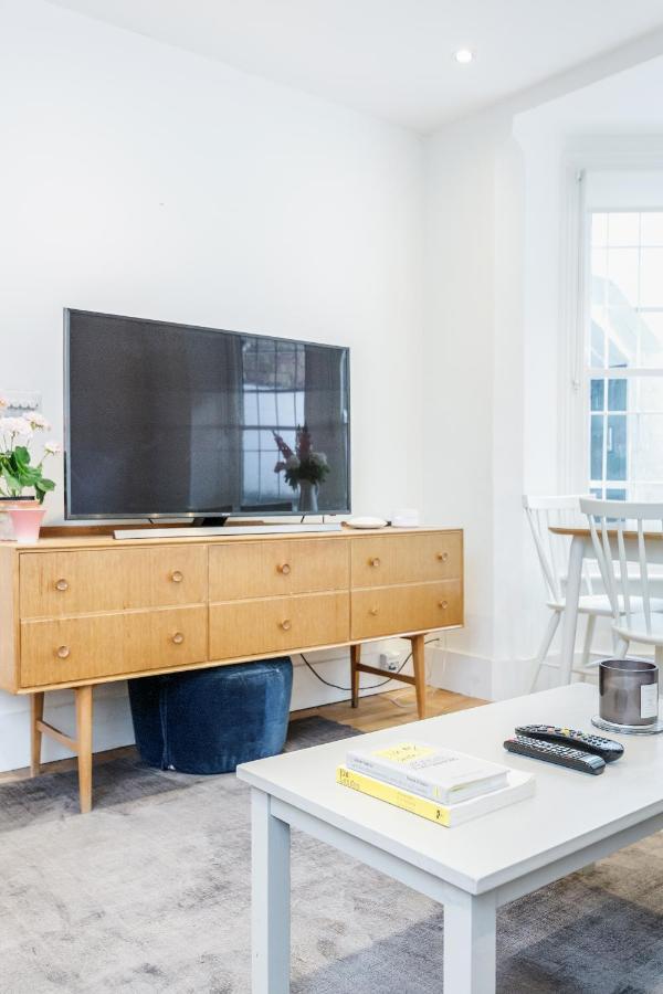 Bonnington Gardens - 1 Bed Open Plan Basement Flat * Londra