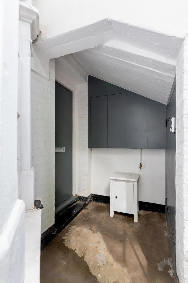 Bonnington Gardens - 1 Bed Open Plan Basement Flat Appartamento *